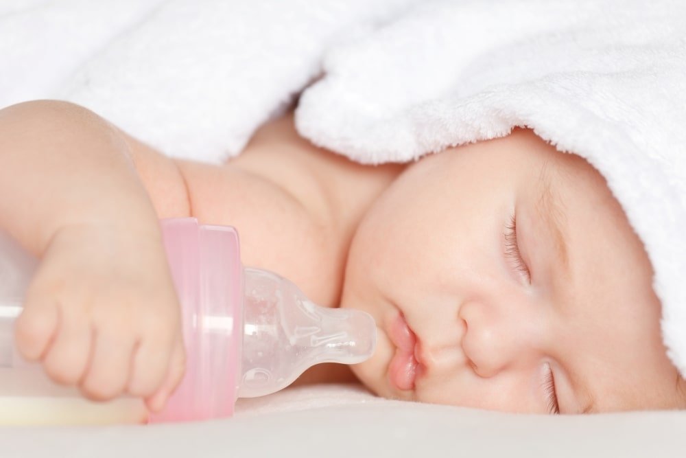 bottle fed baby refusing bottle