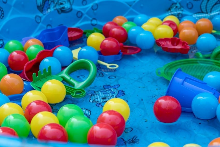 kiddie pool toys