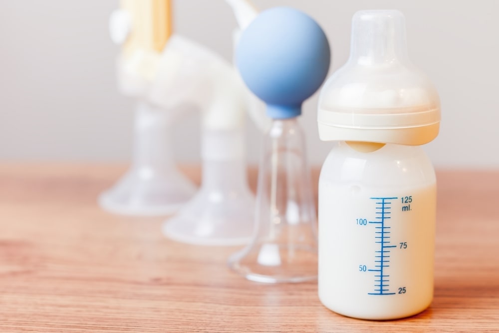 молокоотсос заднее молоко. молокоотсос для женщин. сцеживатель для грудного молока. аммиак грудное молоко. сцеживание молокоотсосом.