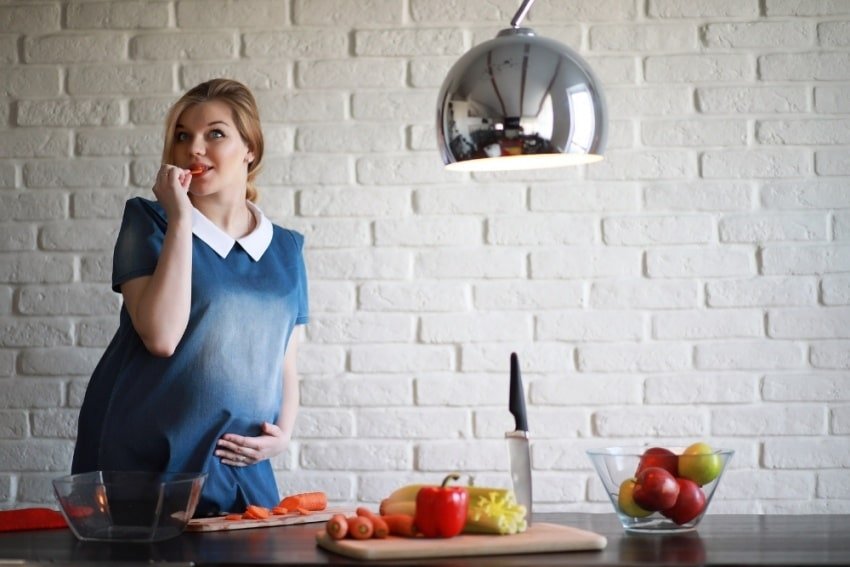 pregnant woman eating