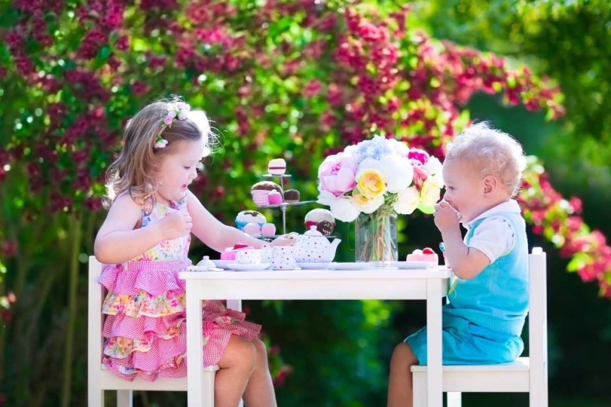 15 Best Tea Party Sets for Toddlers and Kids